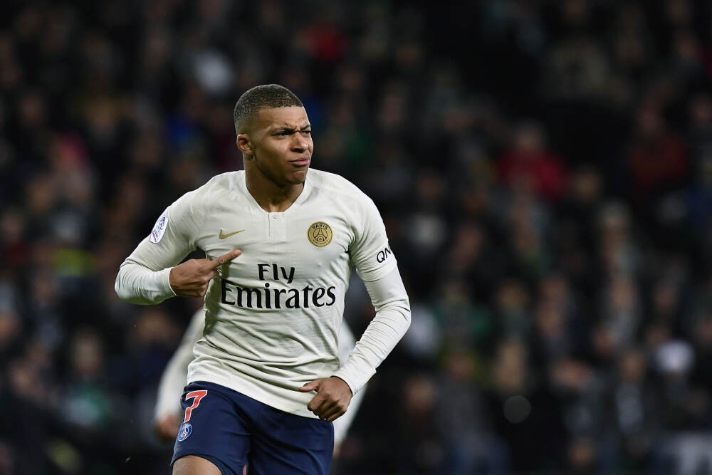 一代“小丑叔叔”，在欢笑与掌声中谢幕